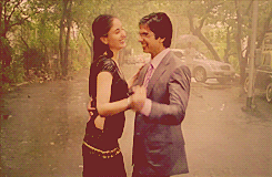 8 GIFs Of Light-Hearted Bollywood Romantic Movies To Watch This Weekend