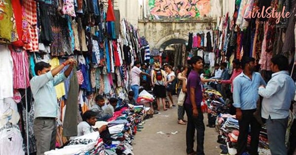 7 Best Flea Markets In Delhi For A Happy Budget Shopping