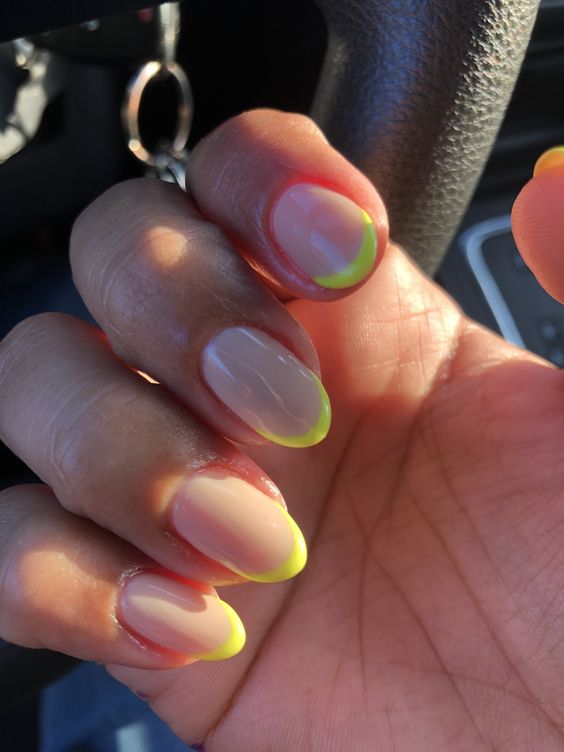 Neon Tips Nails The Best French Manicure Trend Of 19 Girlstyle India