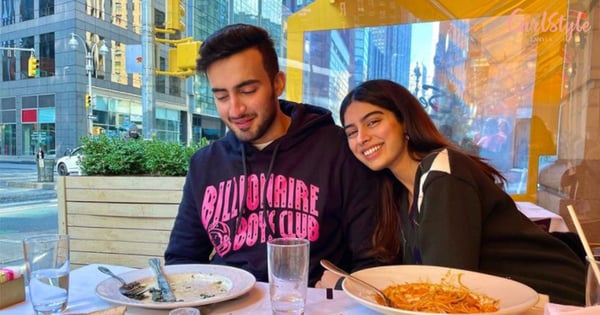 Khushi Kapoor Is Chilling With A Friend In New York & We Are All Hearts
